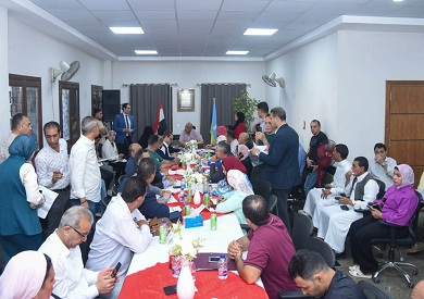 محافظ الإسكندرية يستمع إلى مطالب أهالي برج العرب ويوجّه بحلول عاجلة للمشكلات الخدمية